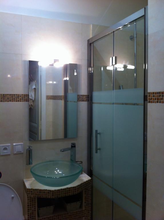 Nice Center Studio Guesthouse الغرفة الصورة